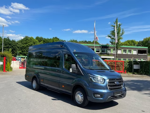 Minibús para alquiler con conductor en Málaga