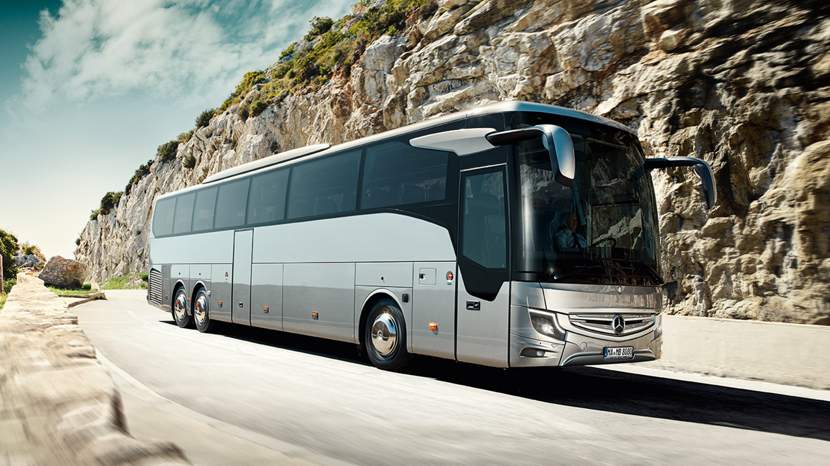 Autobús para transporte de grupos grandes en Andalucía
